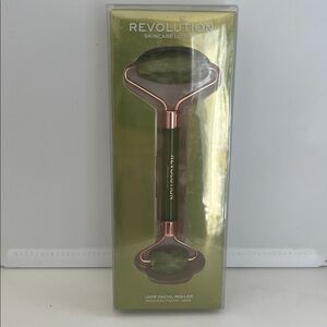 Revolution Green Jade Roller